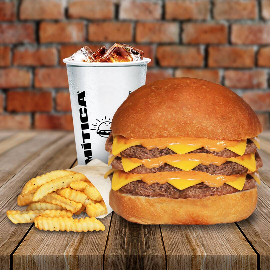 Cheeseburger Triple Combo Mediano