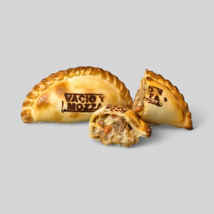 Empanada de Vacío y Mozzarella