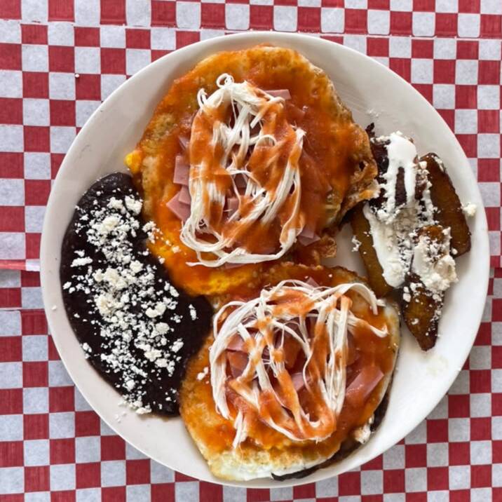 Huevos Motuleños