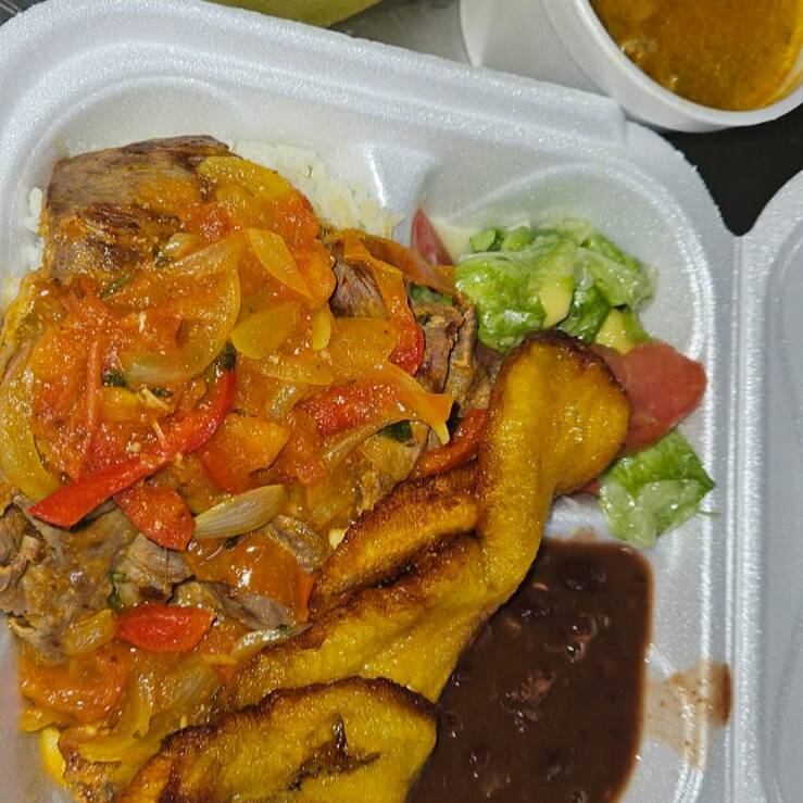 COMBO + PECHUGA SALTEADA + SOPA + BEBIDA