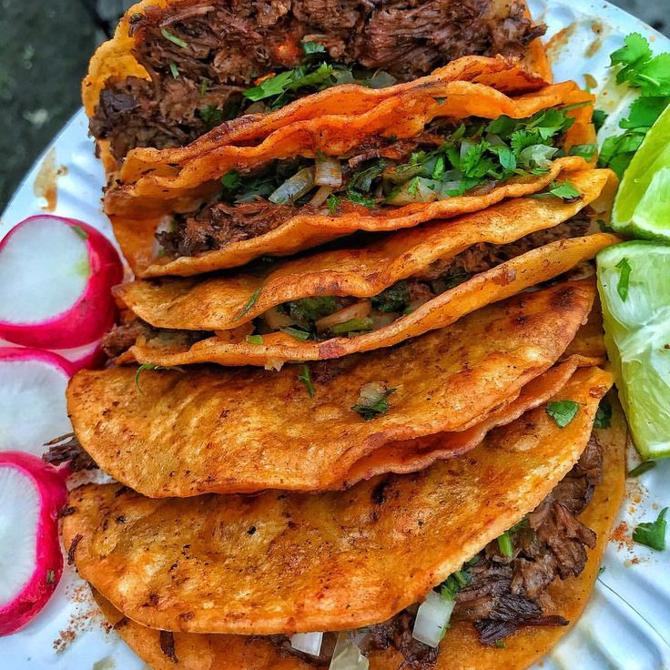 TACOS DORADOS DE BARBACOA