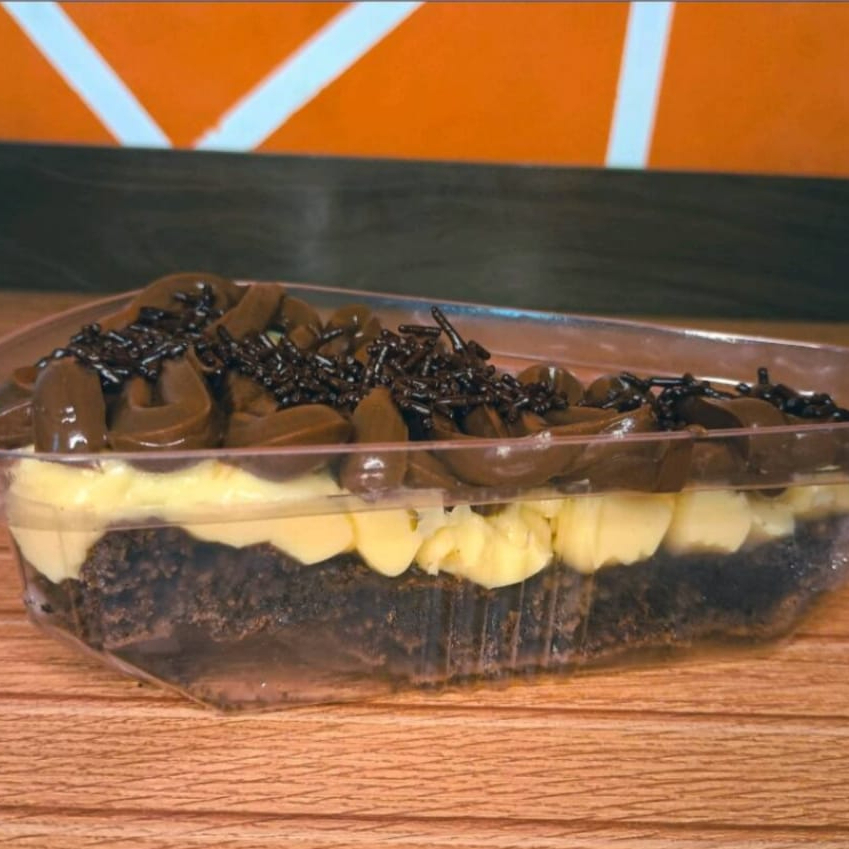 Nossa Pizza Brownie Dois Amores Vem Com Recheio Suave Do Ninho E A Cremosidade Do Brigadeiro Gourmet Com Uma Massa De Brownie Incrivel Com 50% Cacau