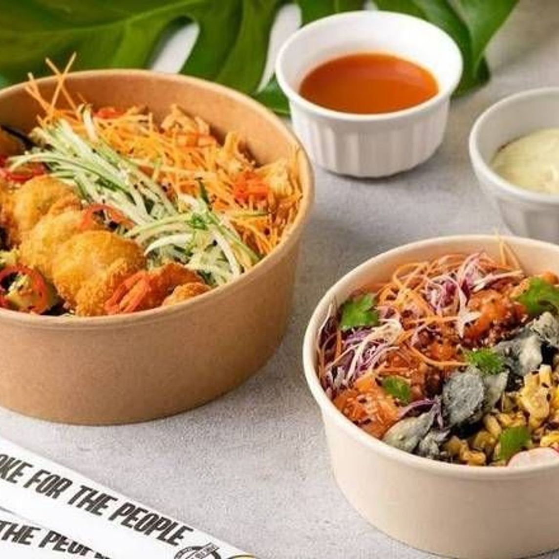 Arma tu poke Bowl Mediano con Bebida