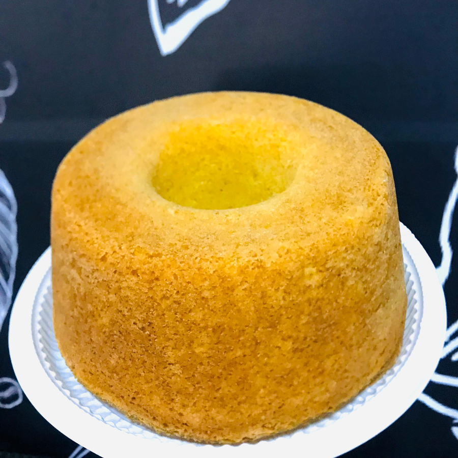 Bolo cítrico de laranja, leve e saboroso, ideal para um lanche rápido.