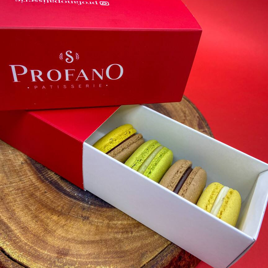 Tradicionais macarons feitos artesanalmente com farinha de amêndoas e sabores variados