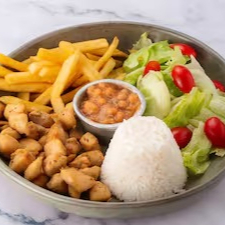 Acompanha arroz branco, batata frita, feijão de caldo e salada