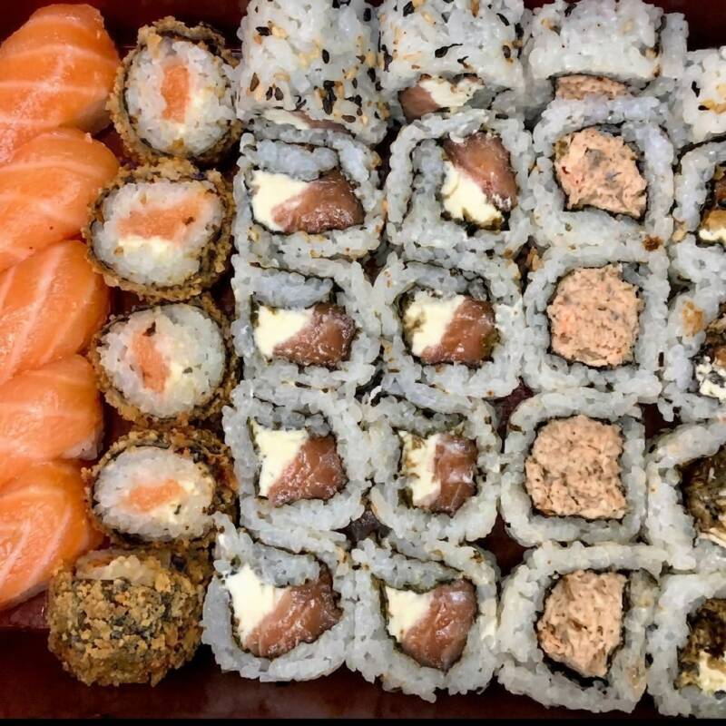 10 unidades hossomaki salmão 10 uramaki kani 10 uramaki skin 10 hossomaki kani