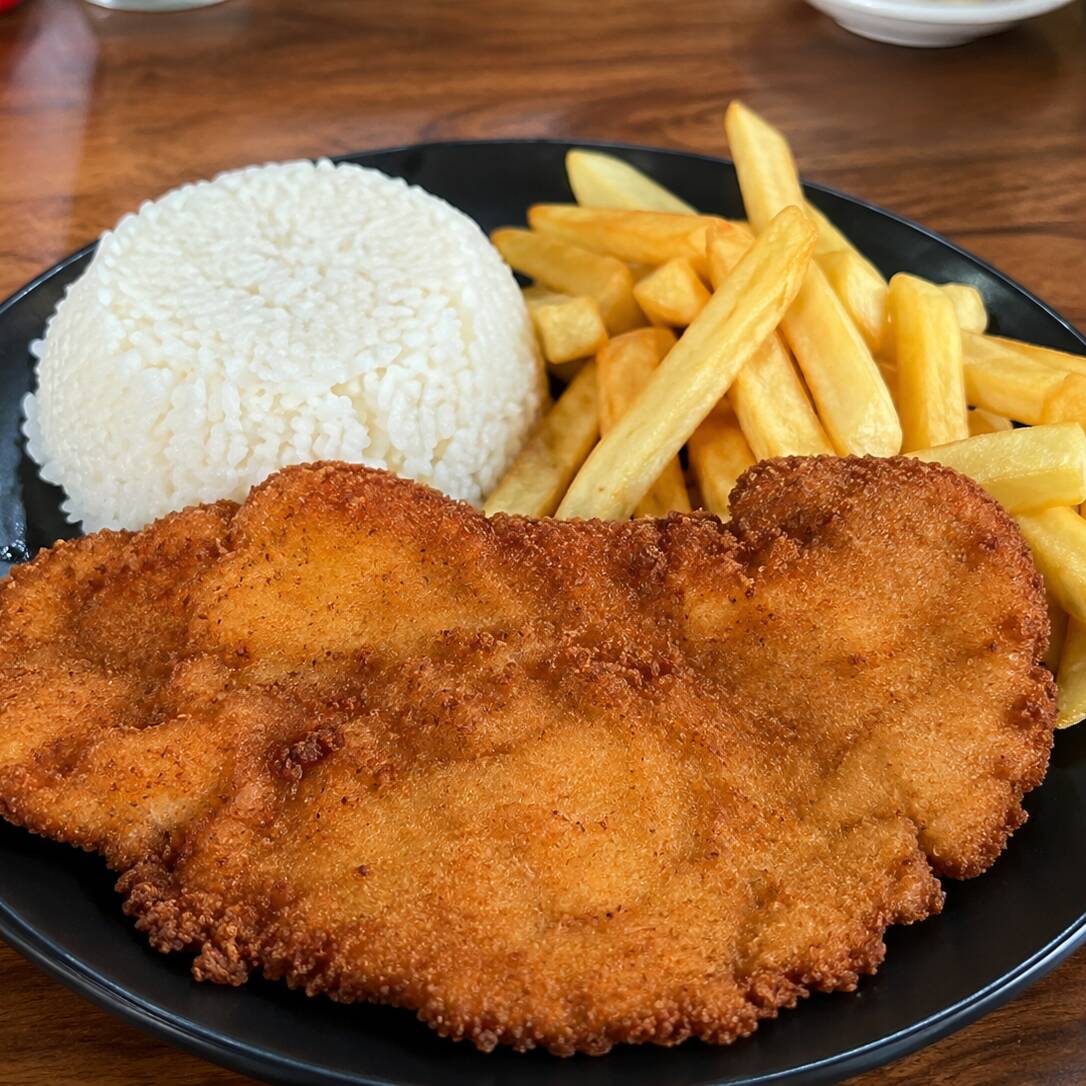 Milanesa con Papas Fritas + Arroz