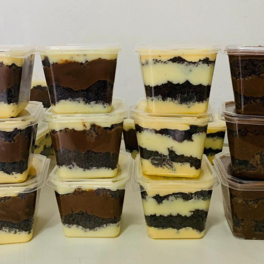 BOLO , NINHO E MOUSSE DE MORANGO