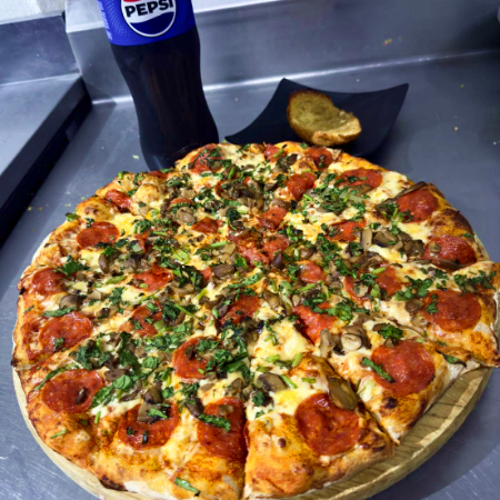 Combo 4 (Pizza Gde 3 Ing+PanC/Ajo+Ref1.5)