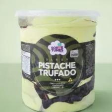 doce e sofisticado: pistache com chocolate preto em cada mordida