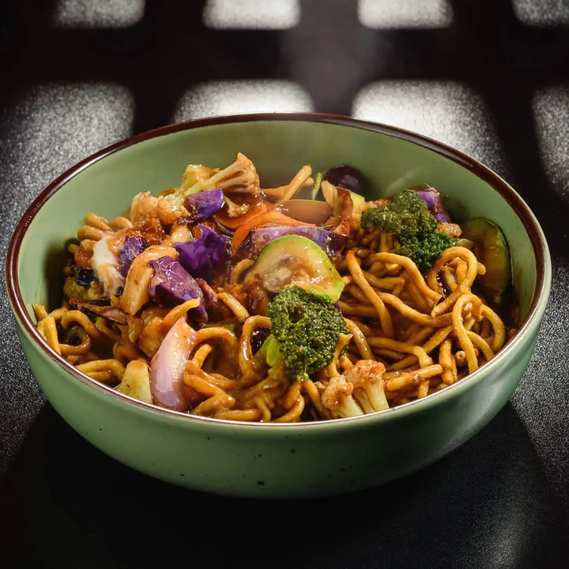 Macarrão, shimeji, legumes e molho. ( 800g )