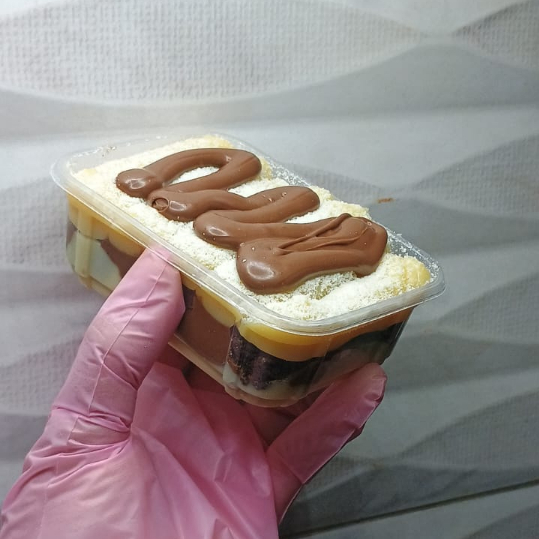 Delicioso afogadinho de brownie com ninho, camada de nutella, brownie, embalagem 150 ml.