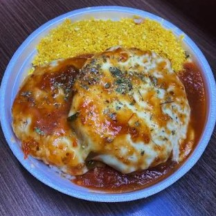Nessa Opção acompanha : Arroz, Feijão, Farofa, Salada do dia e Macarrão