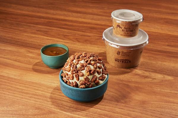 Cremoso sorvete de baunilha coberto com nozes caramelizadas e crocantes, finalizado com calda de caramelo. Uma combinação irresistível de sabores e texturas.
Vegetariano