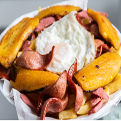 Salchipapita a Lo Pobre