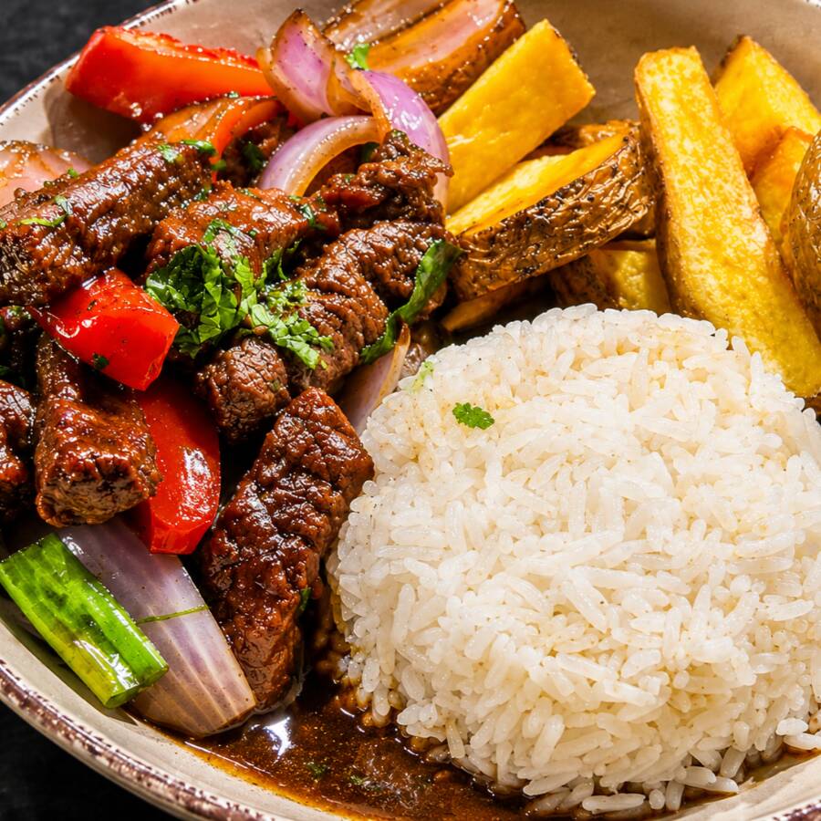 Lomo Saltado de Bisteck