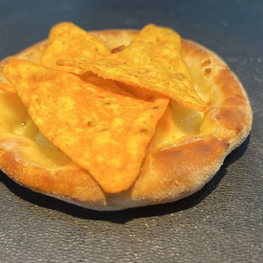 Mussarela,Cheddar Coberto Com Douritos