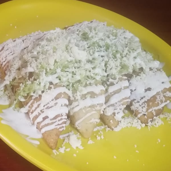 Empanadita de Queso de Hebra