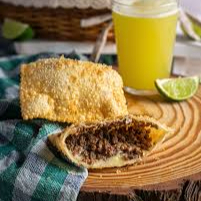 1 Pastel + 1 caldo de cana de 300ml