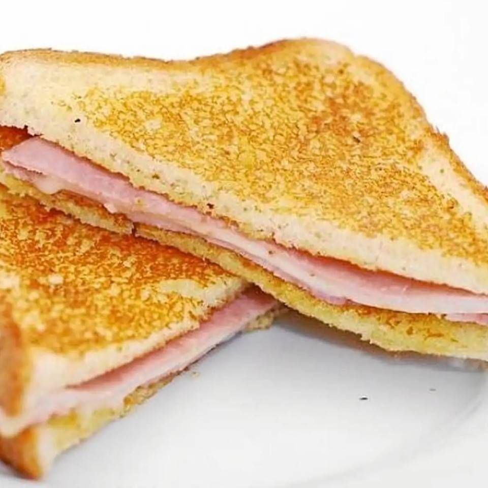 Sandwich con Jamon y Queso Sencillo