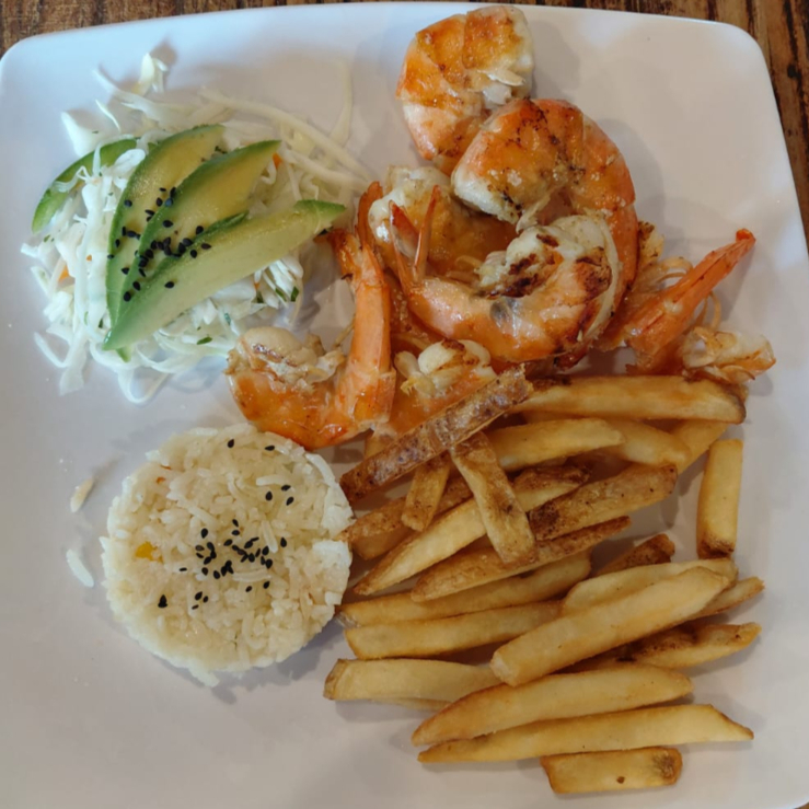 Camarones a la mantequilla