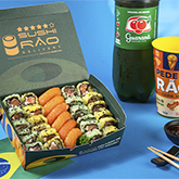 Combinado do Hexa: 12 Uramakis de Salmão Verdes + 12 Uramakis de salmão amarelos + 3 Sushis de Salmão Amarelos + 3 Sushis de salmão verdes + Refri 1,5l + Copo da Copa.