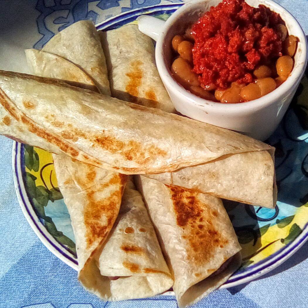 Burrin de Frijoles con Chorizo