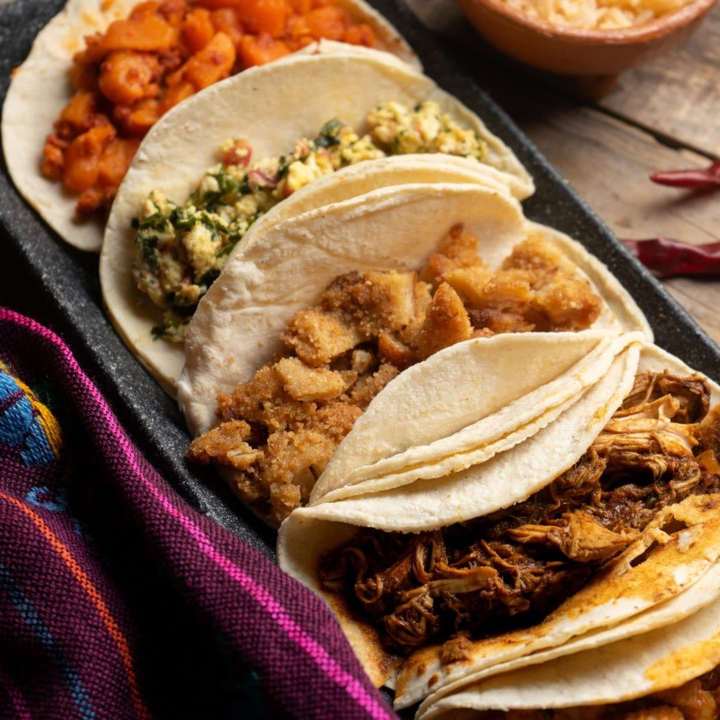 5 Tacos + Bebida