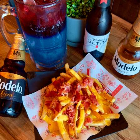 Papas con Queso y Tocino