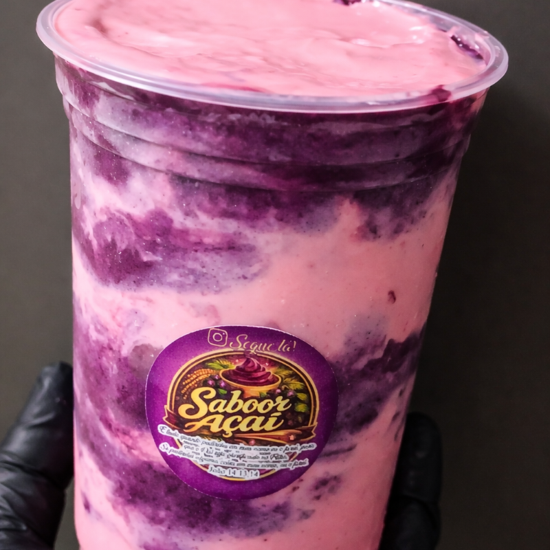 Creme de açaí com um Delicioso mousse de morango 😋..