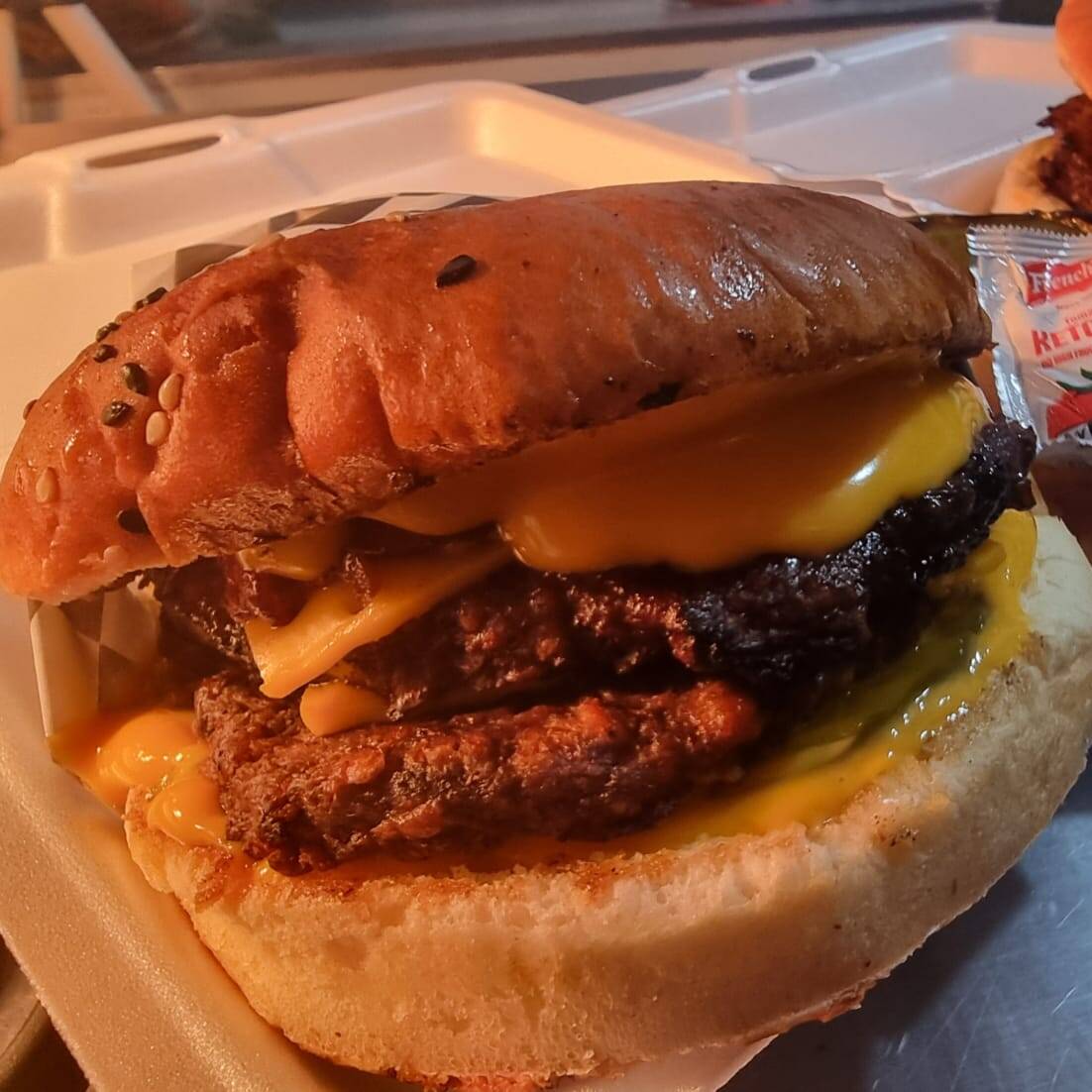 Hamburguesa Cheddar Arrachera 1/2 lb