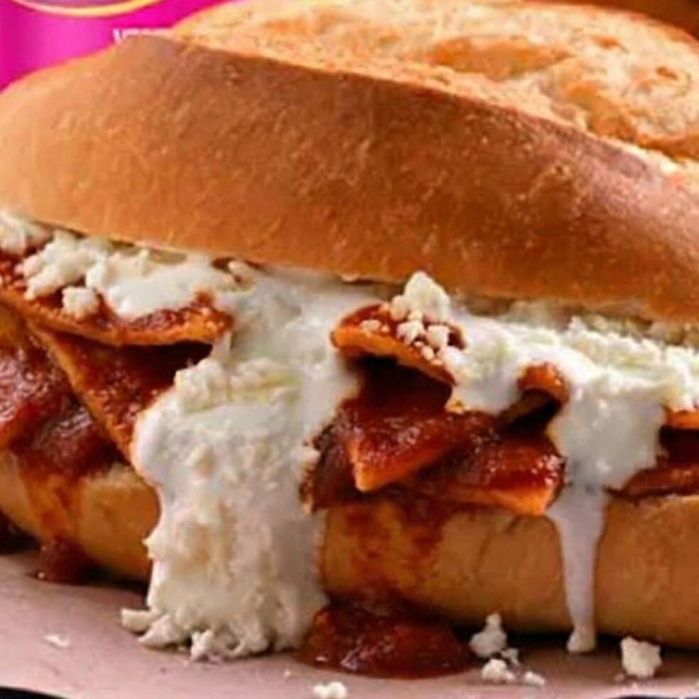 Torta de Chilaquiles