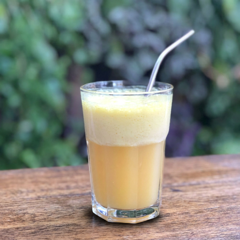 Feito com polpa fresca! Por gentileza, informar se deseja com gelo e açúcar. Contém 200ml