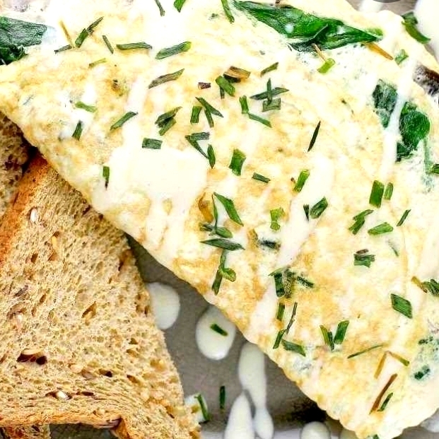 Omelette de Claras con Espinaca y Champiñones