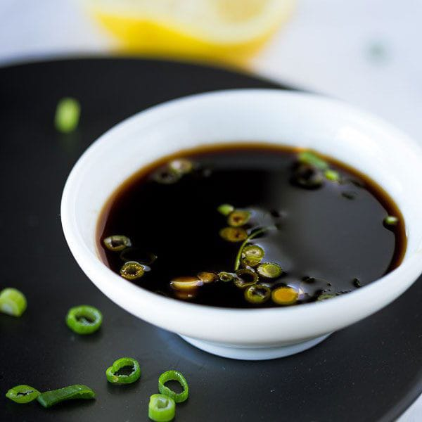 Salsa Ponzu con Chiles Toreados