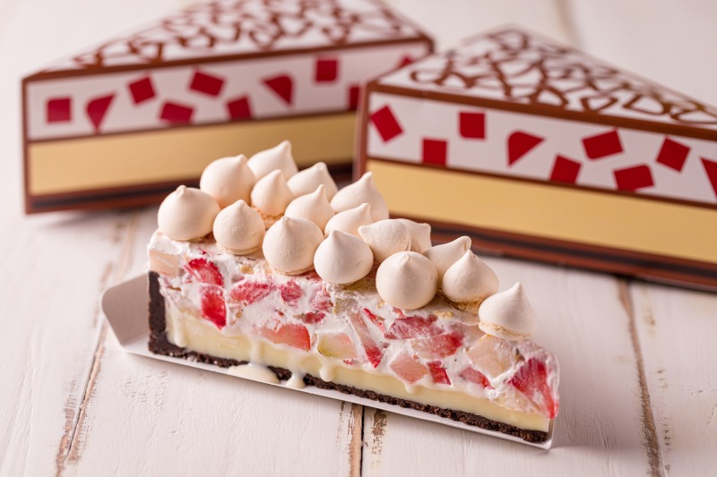 Prepare-se para uma experiência inesquecível!
A combinação irresistível de bolacha de chocolate, leite condensado cremoso, morangos frescos, chantilly suave e suspiros crocantes é perfeita para quem busca um doce sofisticado e delicioso.
Não perca a oportunidade de provar essa obra-prima da confeitaria.
#morangoffee
Aproximadamente 190 gramas