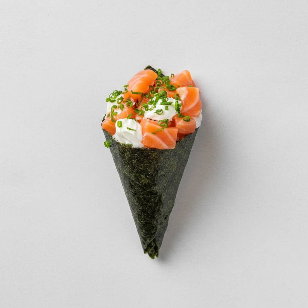 Arroz, nori, cream cheasee, cubos de salmão e cebolinha