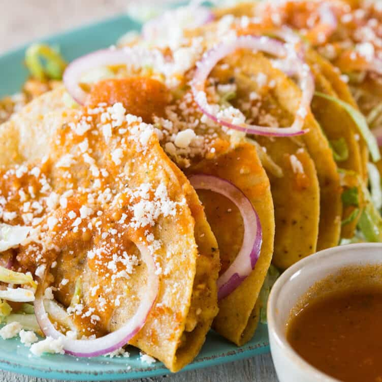 Orden de Tacos Dorados + Bebida