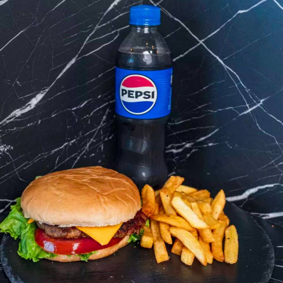 Hamburguesa + Papas Fritas + Gaseosa 355 ml