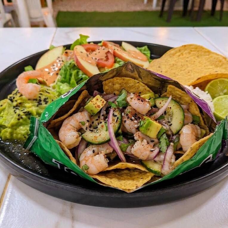 Tosti-Aguachile de Camarón Salsa Negra