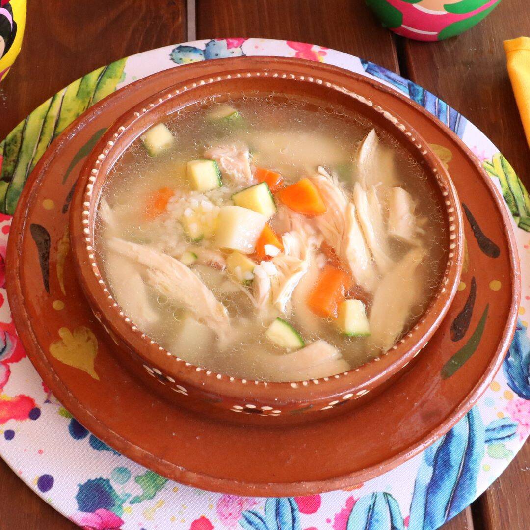 Consomé de pollo