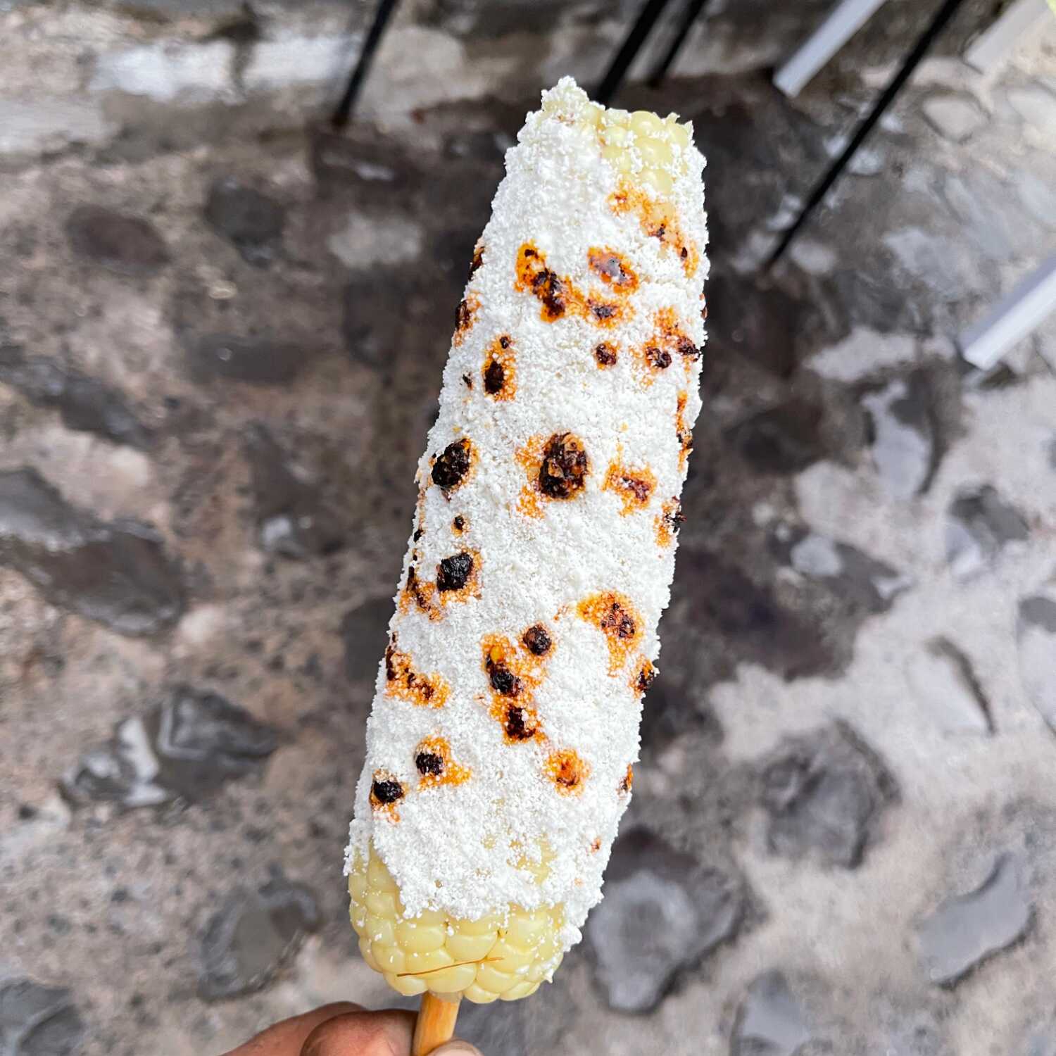Elote Entero Crema y Queso