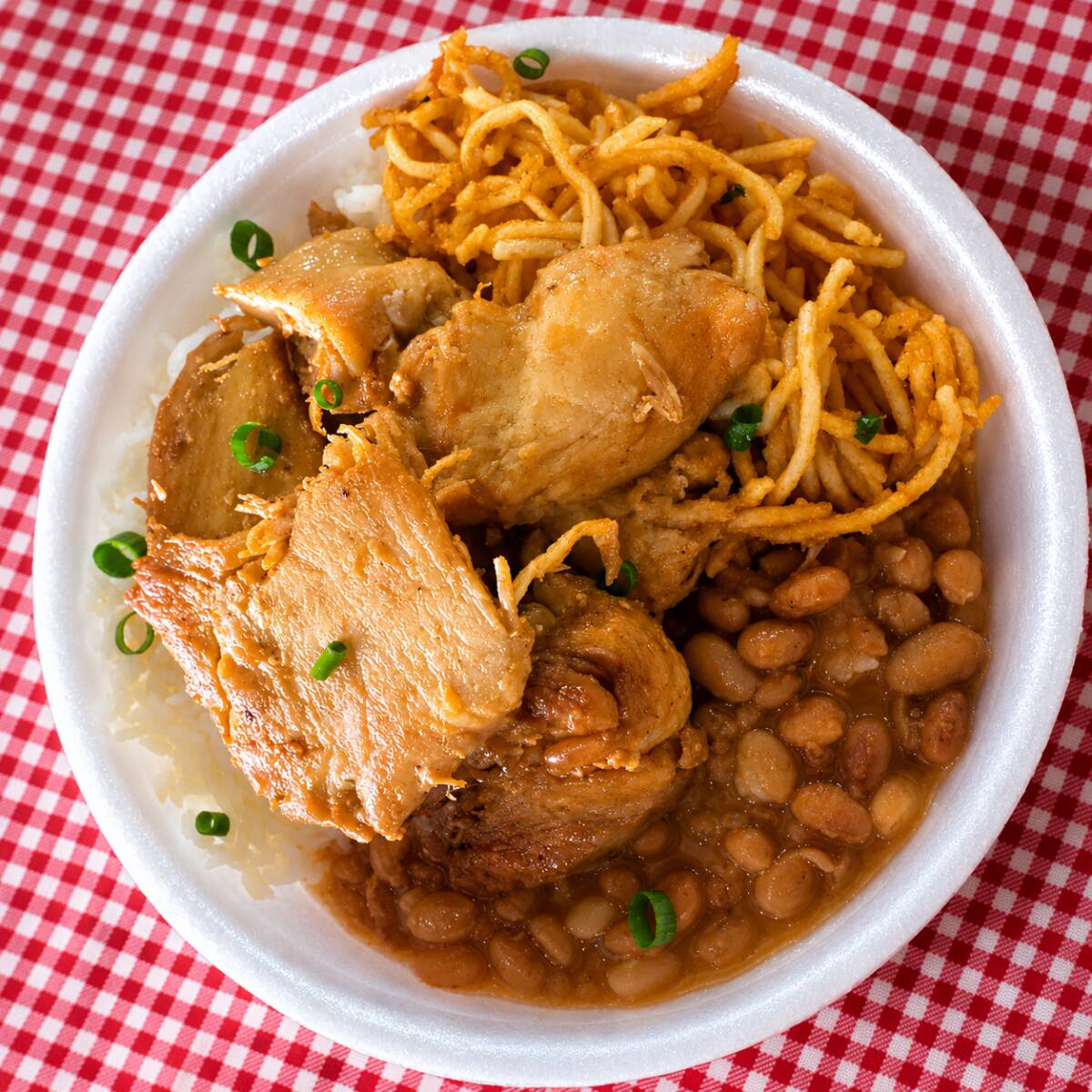 arroz, feijão, macarrão, file de frango.