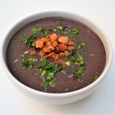 Feijão batido refogado com bacon, calabresa e lombo, temperos especiais e finalizado com alho frito.
Perfeição