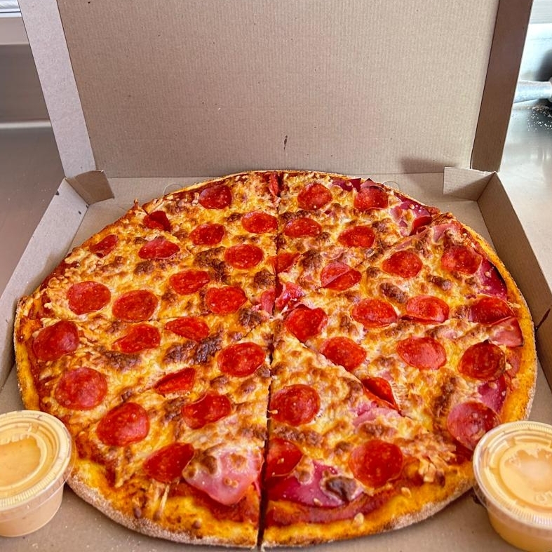 Pizza Chica Carnes Frias