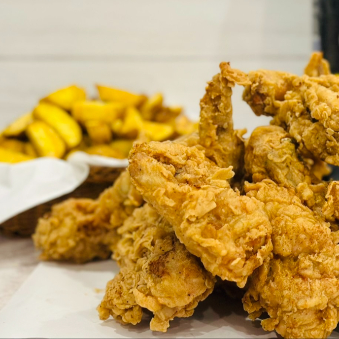 Alitas x12 Crispy (Escoger Sabor)+Papas y Ensalada