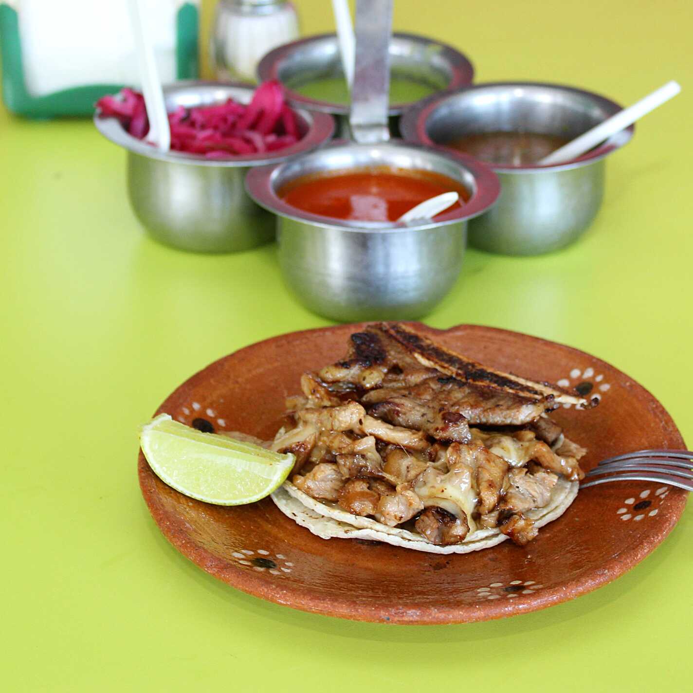 Taco de Chuleta de Puerco con Queso