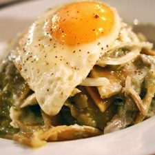 Chilaquiles con Huevo