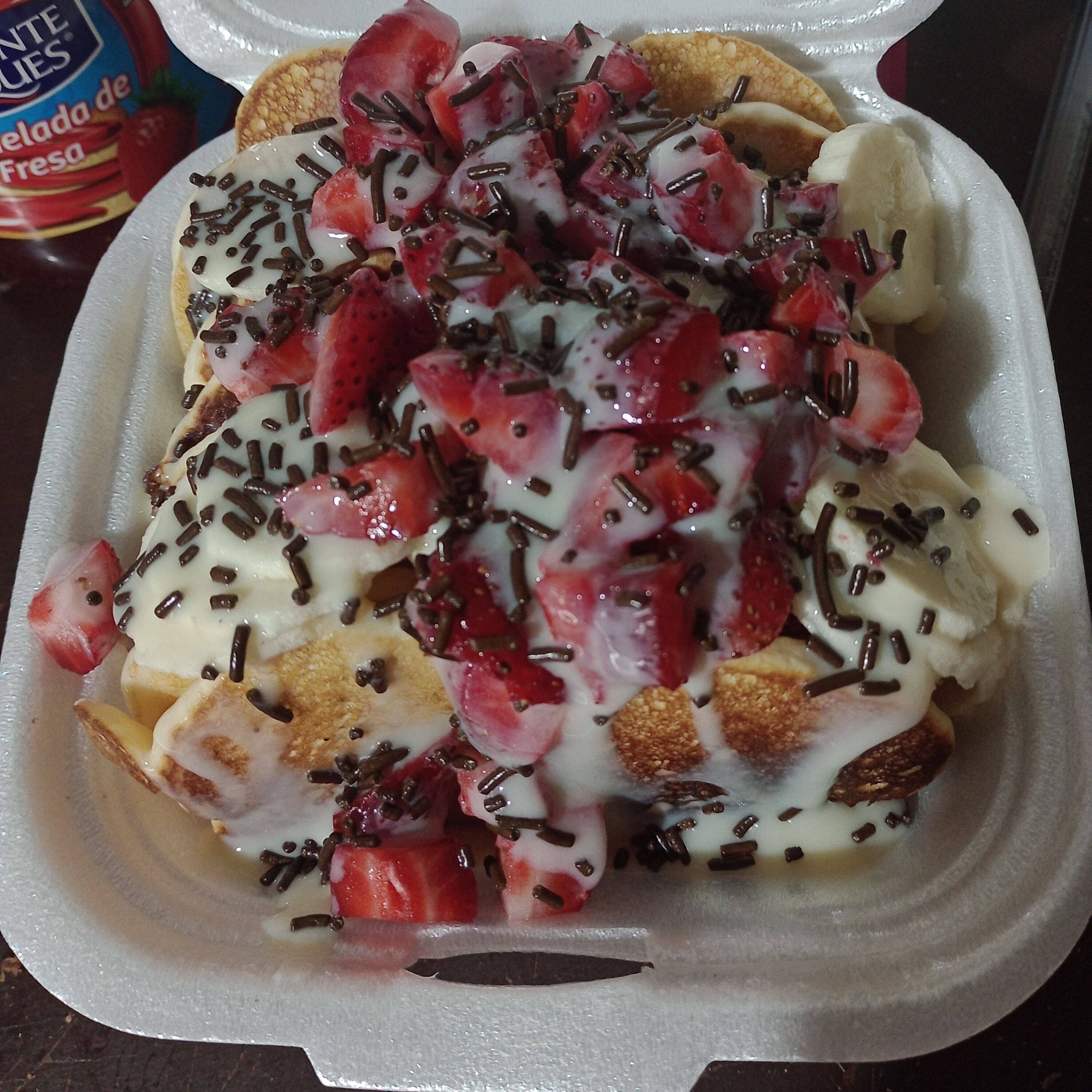 Hot cakes mini con fruta